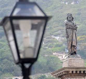 Imagem de Tiradentes, no centro de Ouro Preto (Estado de MInas)