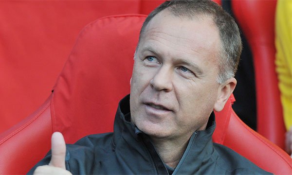 Mano exalta Carlos Eduardo e comemora evolução do Fla no Brasileiro