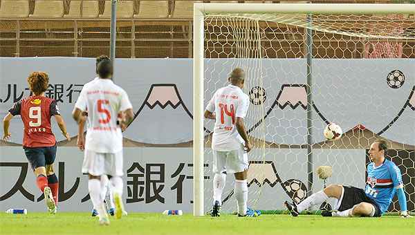 AFP PHOTO / KAZUHIRO NOGI 