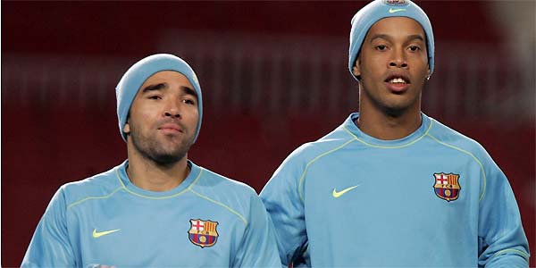 Barcelona presta homenagem a Ronaldinho Gaúcho