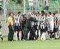 Jogadores do Atl�tico protestam contra �rbitro ap�s elimina��o da Copa do Brasil