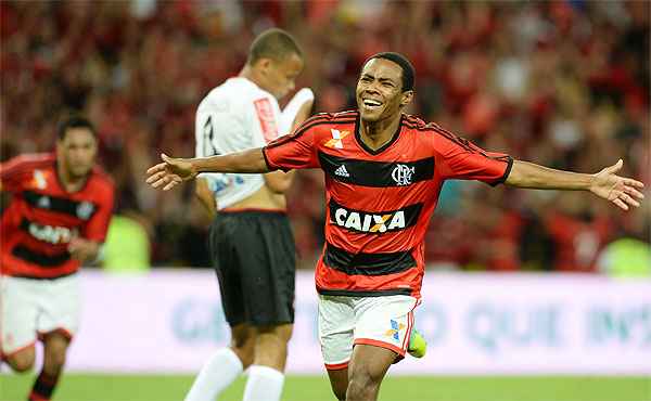 Há 10 anos, Hernane brilhou no Flamengo campeão da Copa do Brasil