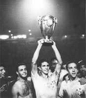 Piazza levantou o troféu da Taça Brasil em 1966 (Arquivo Estado de Minas)