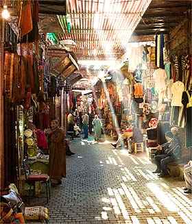 A antiga Medina  um importante centro comercial e turstico da bela Marrakesh (Reproduo)