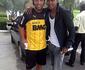 Foto: na Cidade do Galo, Maicosuel se encontra com seu ídolo, Ronaldinho