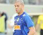 De volta ao time, Nilton comemora vitria contra Fla e exalta  parceria com Henrique 