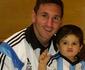 Lionel Messi comemora gol e vitria diante do Ir na Copa do Mundo com seu filho, Thiago