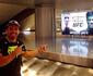 FOTOS: Lyoto Machida chega confiante a Las Vegas para luta pelo cinturo no UFC 175