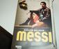 Biografia de Lionel Messi é distribuída para a imprensa no centro de mídia do Maracanã