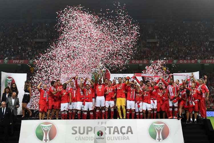 AFP PHOTO / FRANCISCO LEONG 