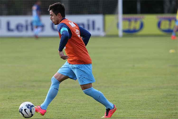 Em treino com Toca lotada, Marcelo Oliveira confirma time do Cruzeiro para encarar o Santos