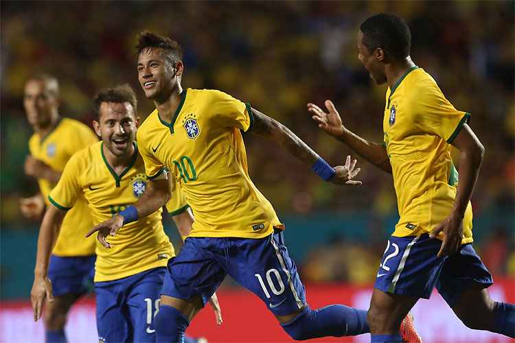 Com um a mais, Brasil vence na reestreia de Dunga com golaço de Neymar -  Superesportes