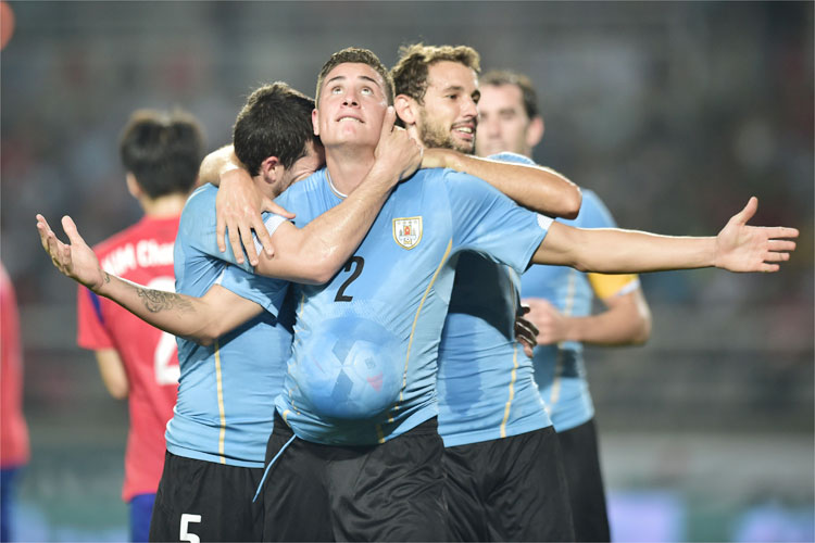 Uruguai define lista final para a Copa com Arrascaeta e Martín