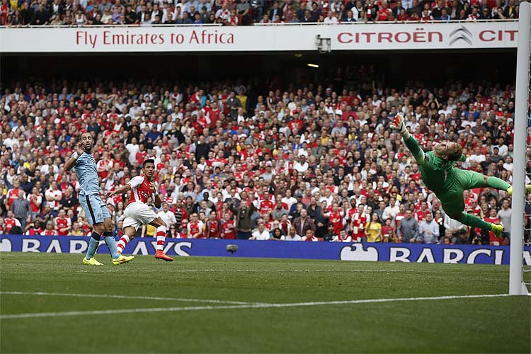 Arsenal arranca empate de 2 a 2 com o Chelsea, em jogo emocionante