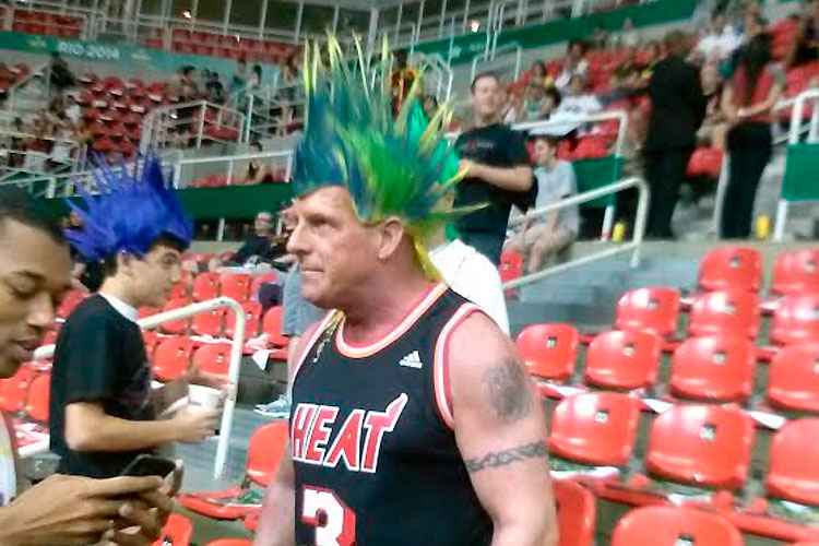 Jogo entre Cleveland Cavaliers e Miami Heat na Arena da Barra