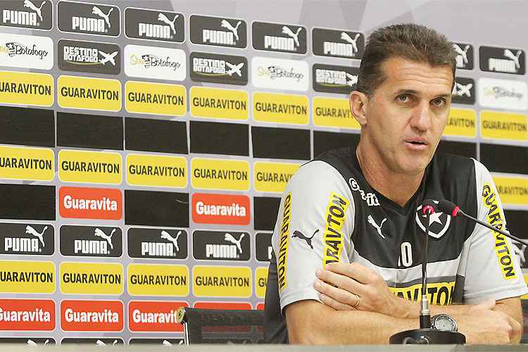 Agora no Bota, Diego Souza revela que se arrependeu de jogar no Flamengo