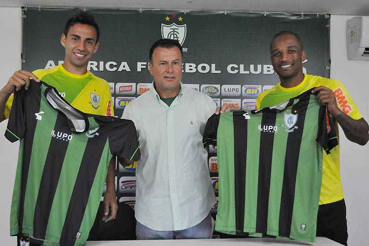 CRB - Clube de Regatas Brasil - O primeiro volante Wesley Dias é o mais  novo reforço do Galo para a disputa da Série B. O atleta que pertence ao  Estoril Praia