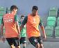 Thiago Santos brinca com fase de artilheiro e diz que colegas 'no acreditaram' em gols seguidos
