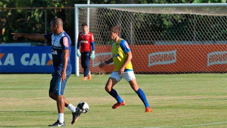 Com titulares sob cuidados físicos, Deivid prepara reservas do Cruzeiro para encarar o Boa
