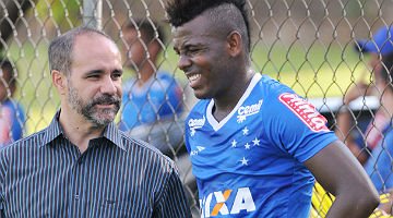 Médico do Cruzeiro esclarece situações de jogadores que estão afastados por contusões