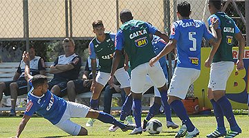 Em meio a mistério no Cruzeiro, argentino revela preocupações de Deivid para duelo com América