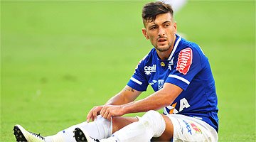 Bom momento de Arrascaeta é ofuscado por campanha ruim do Cruzeiro no Brasileiro