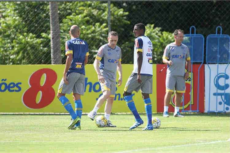 Jogadores revelam características das primeiras atividades comandadas por Paulo Bento na Toca