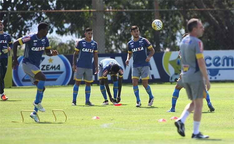 Cada vez mais privacidade: Bento fecha 3º treino para a imprensa e mantém mistério para sábado