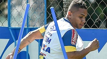 Bryan é regularizado pela CBF e fica à disposição do técnico Paulo Bento para estrear no Cruzeiro