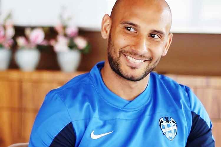 Scuro insiste em versão de que Cruzeiro não sondou Martins: Não preenche os requisitos