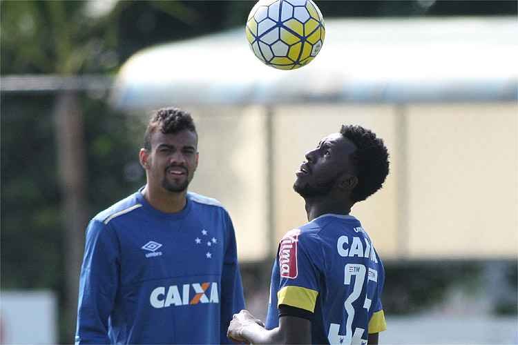 Com equipe mudada, Cruzeiro recebe Flamengo por primeira vitória em casa e subida na tabela