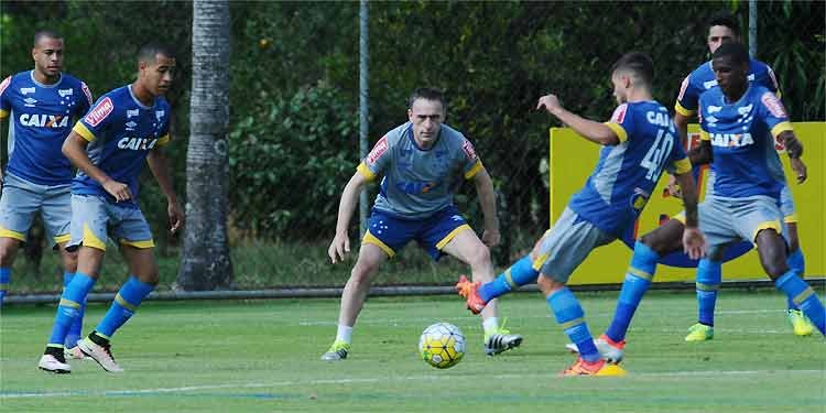 Cruzeiro faz duelos parelhos com fortes e perde pontos para os considerados de nível médio