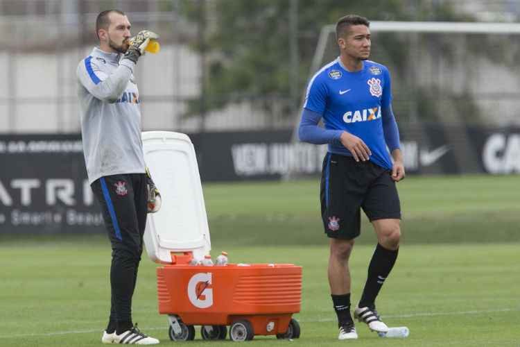 Com moral e caminho livre, Walter pode retomar sequência no Corinthians contra o Cruzeiro
