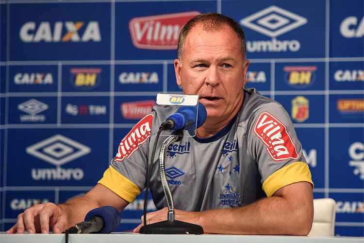 Para torcedores, Cruzeiro não deve priorizar o Brasileiro, pois tem elenco para duas competições