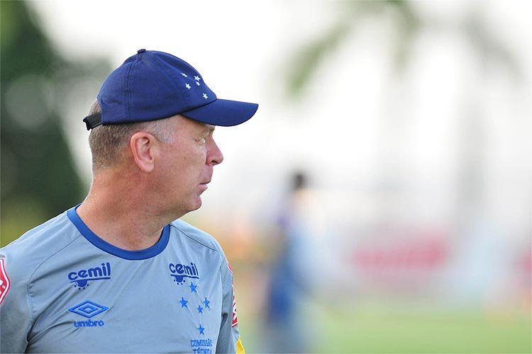 Busca por reforços, conquista de títulos e despedida de Gilvan: Cruzeiro planeja 2017