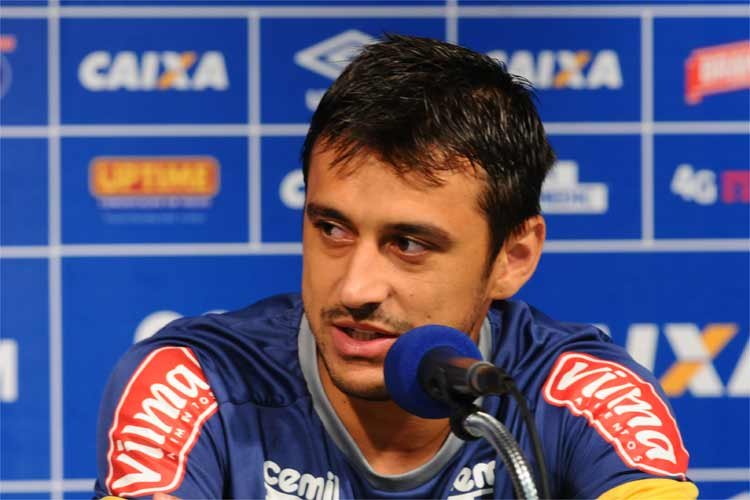 Robinho comemora o ano no Cruzeiro e espera que clube adquira seus direitos econômicos