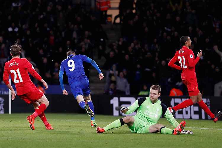 Vardy faz história no Inglês, mas Leicester fica no empate com United -  Lance!