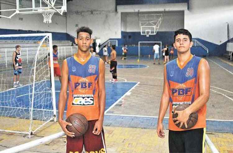 Jogador de basquete Fab Melo é encontrado morto em Juiz de Fora