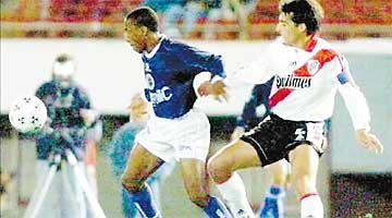 Cruzeiro tenta resgatar passado copeiro e tradição internacional na Sul-Americana