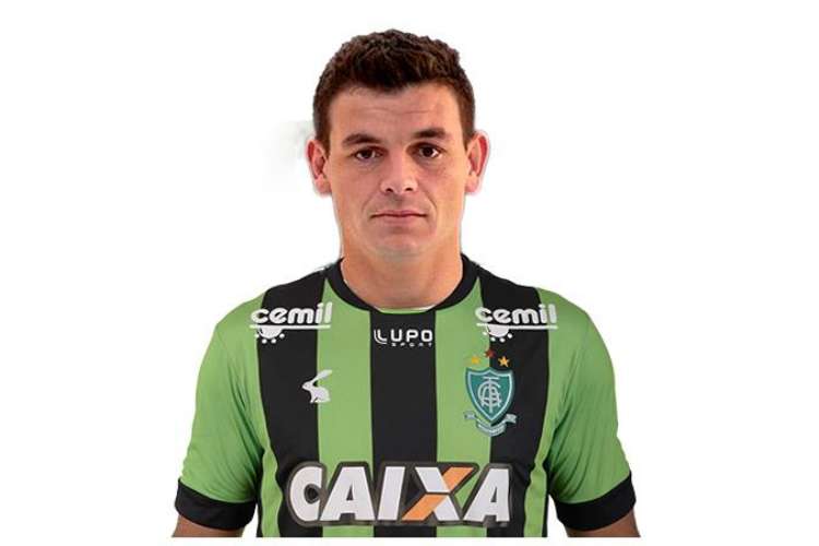 Coritiba acerta a contratação de meia do Grêmio; jogador se