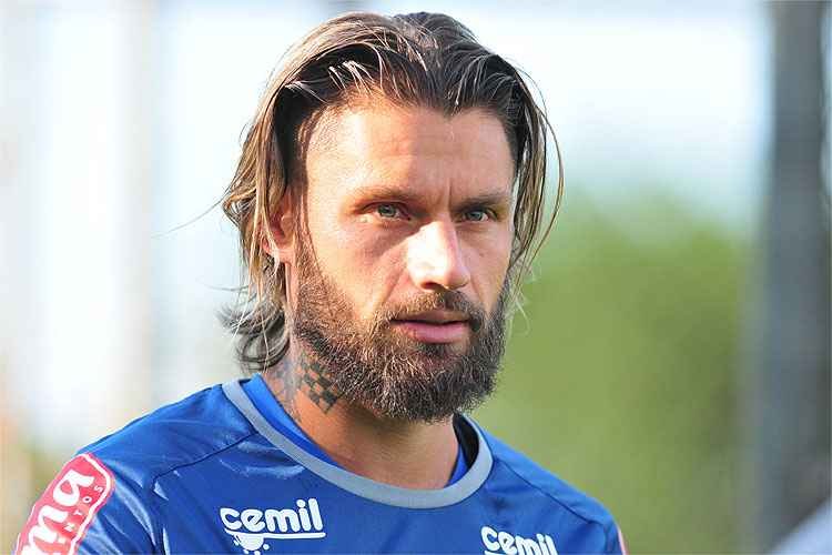 Alexandre Guzanshe/EM D.A Press