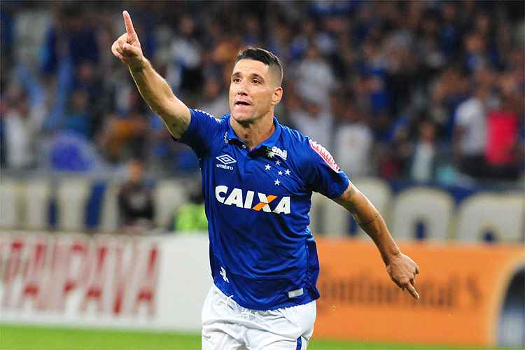 Autor de gol da virada no jogo de ida, Wesley promete Corinthians ofensivo  na Argentina