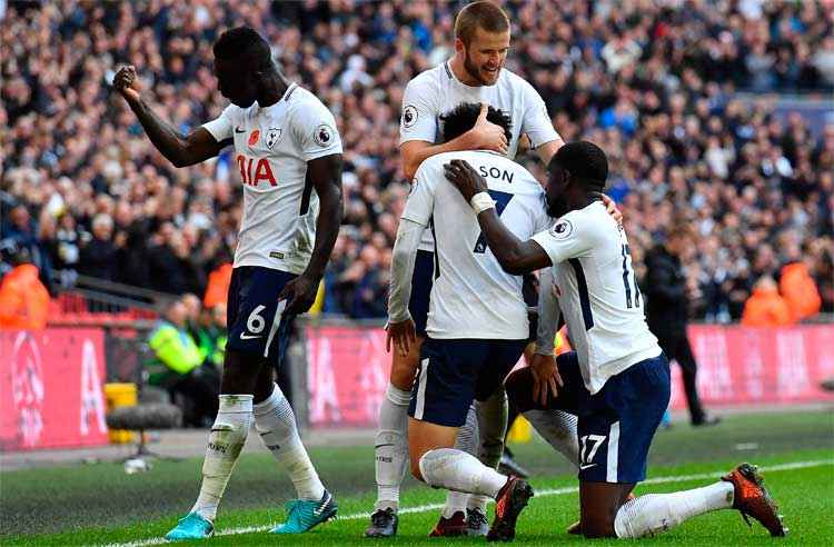 Com gol de Son, Tottenham empata com Manchester United no Campeonato Inglês  - Superesportes