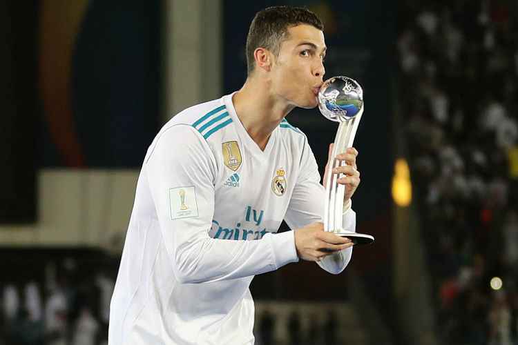 Modric desbanca Cristiano Ronaldo e é eleito o melhor jogador do Mundial de  Clubes - Superesportes