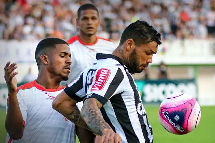 Prevendo dificuldades, Goiás aposta nas jogadas de bola parada
