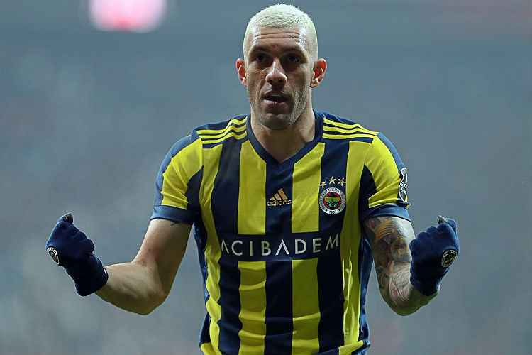 Fenerbahçe joga com um a mais, mas perde de virada para Besiktas, futebol  internacional