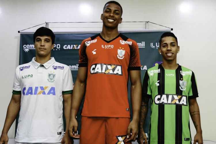 nike lightweight cargo shorts