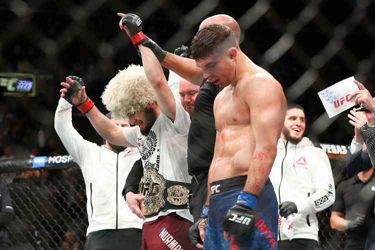 Khabib vence Iaquinta e é o novo campeão peso-leve do UFC