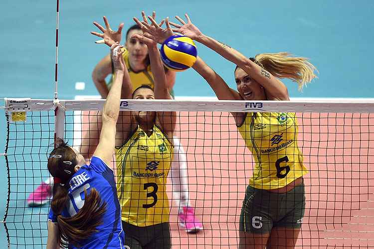 Thaisa comemora retorno à seleção brasileira de vôlei após cinco anos