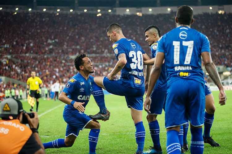 Cruzeiro abre grande vantagem com 2 a 0 em cima do Fla - Superesportes